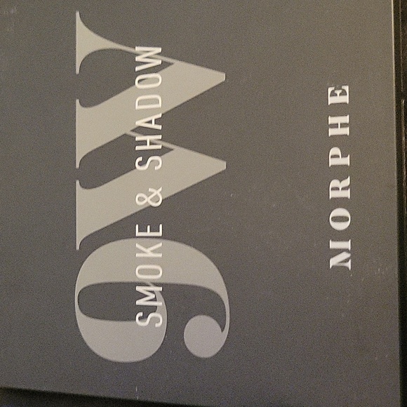 Morphe 9W smoke and shadow pallet - Picture 2 of 5